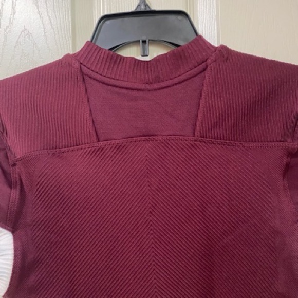 Adidas New Mens Size L PrimeKnit A1 Football V Neck Jersey Maroon and White Trim - Picture 7 of 8